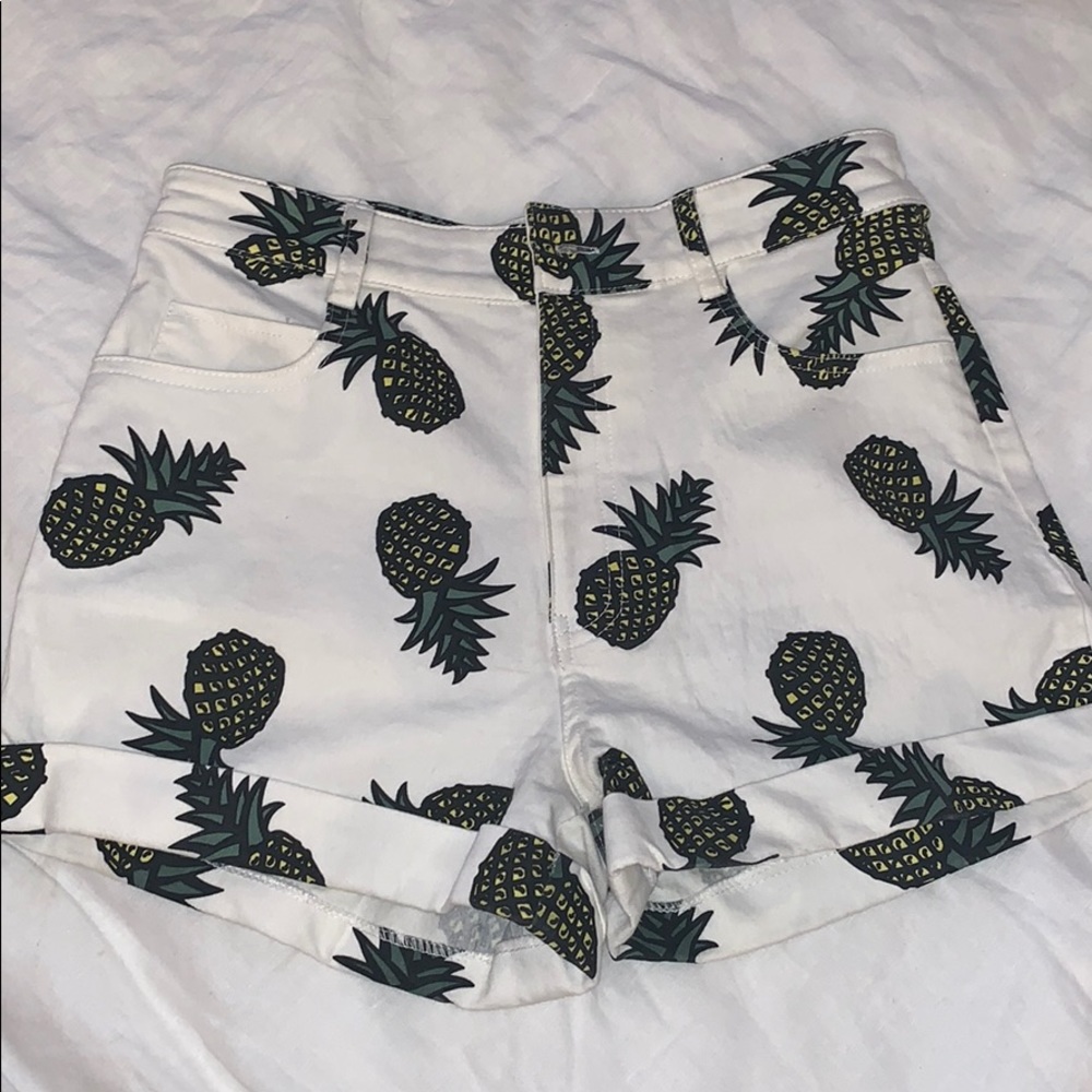 Wilde heart pineapple shorts